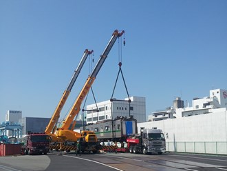 Loading at 新木場